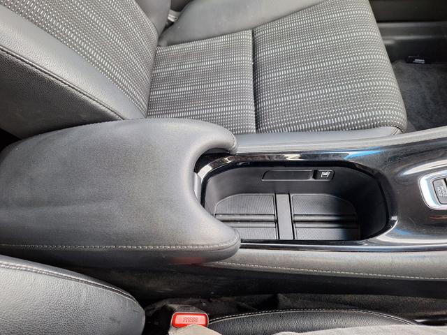 ヴェゼル ハイブリッドＸ・Ｌパッケージ　４ＷＤ　６ヶ月距離無制限保証　エンジンスターター　バックカメラ　ＥＴＣ　寒冷地仕様　ＬＥＤヘッドライト　スマートキー　アイドリングストップ　サイドミラーヒーター　シートヒーター　ワイパーデアイサー（22枚目）