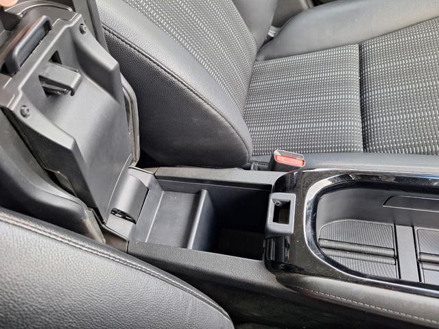 ヴェゼル ハイブリッドＸ・Ｌパッケージ　４ＷＤ　６ヶ月距離無制限保証　エンジンスターター　バックカメラ　ＥＴＣ　寒冷地仕様　ＬＥＤヘッドライト　スマートキー　アイドリングストップ　サイドミラーヒーター　シートヒーター　ワイパーデアイサー（23枚目）