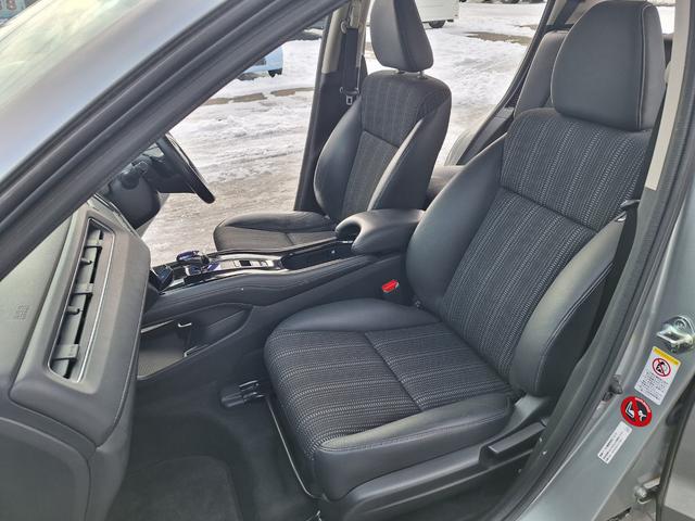 ヴェゼル ハイブリッドＸ・Ｌパッケージ　４ＷＤ　６ヶ月距離無制限保証　エンジンスターター　バックカメラ　ＥＴＣ　寒冷地仕様　ＬＥＤヘッドライト　スマートキー　アイドリングストップ　サイドミラーヒーター　シートヒーター　ワイパーデアイサー（29枚目）