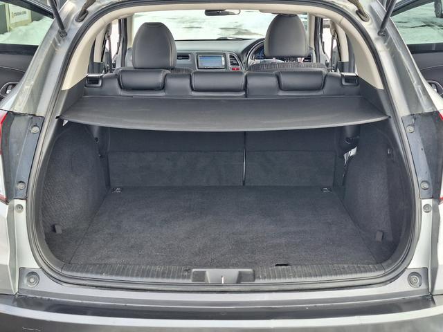 ヴェゼル ハイブリッドＸ・Ｌパッケージ　４ＷＤ　６ヶ月距離無制限保証　エンジンスターター　バックカメラ　ＥＴＣ　寒冷地仕様　ＬＥＤヘッドライト　スマートキー　アイドリングストップ　サイドミラーヒーター　シートヒーター　ワイパーデアイサー（33枚目）