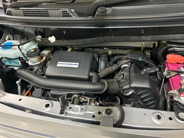 Ｎ－ＶＡＮ Ｇ・ホンダセンシング　４ＷＤ　法人ワンオーナー　Ｈｏｎｄａ　ＳＥＮＳＩＮＧ　マルチリフレクターライト　マニュアルレベリング機構付　ＡＭＦＭチューナー　電波式キーレスエントリーシステム　キー１個付運転席パワードアロック機構付（11枚目）