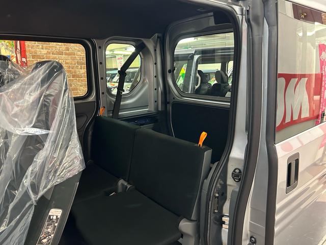 Ｎ－ＶＡＮ Ｇ・ホンダセンシング　４ＷＤ　法人ワンオーナー　Ｈｏｎｄａ　ＳＥＮＳＩＮＧ　マルチリフレクターライト　マニュアルレベリング機構付　ＡＭＦＭチューナー　電波式キーレスエントリーシステム　キー１個付運転席パワードアロック機構付（14枚目）