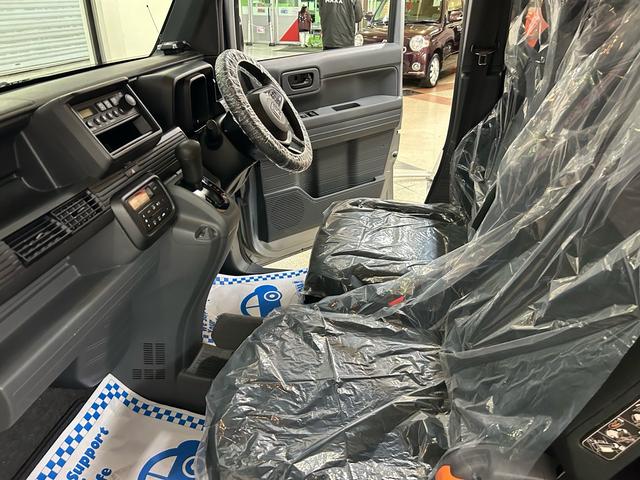 Ｎ－ＶＡＮ Ｇ・ホンダセンシング　４ＷＤ　法人ワンオーナー　Ｈｏｎｄａ　ＳＥＮＳＩＮＧ　マルチリフレクターライト　マニュアルレベリング機構付　ＡＭＦＭチューナー　電波式キーレスエントリーシステム　キー１個付運転席パワードアロック機構付（15枚目）