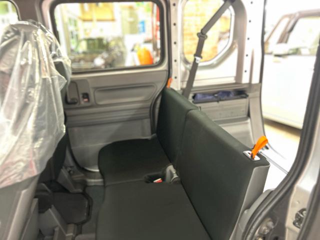 Ｎ－ＶＡＮ Ｇ・ホンダセンシング　４ＷＤ　法人ワンオーナー　Ｈｏｎｄａ　ＳＥＮＳＩＮＧ　マルチリフレクターライト　マニュアルレベリング機構付　ＡＭＦＭチューナー　電波式キーレスエントリーシステム　キー１個付運転席パワードアロック機構付（20枚目）