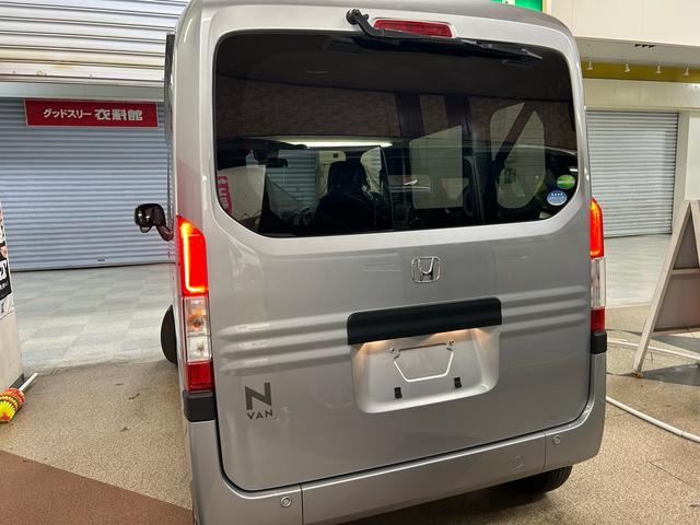 Ｎ－ＶＡＮ Ｇ・ホンダセンシング　４ＷＤ　法人ワンオーナー　Ｈｏｎｄａ　ＳＥＮＳＩＮＧ　マルチリフレクターライト　マニュアルレベリング機構付　ＡＭＦＭチューナー　電波式キーレスエントリーシステム　キー１個付運転席パワードアロック機構付（25枚目）