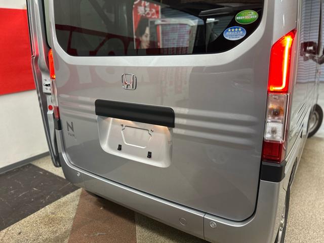 Ｎ－ＶＡＮ Ｇ・ホンダセンシング　４ＷＤ　法人ワンオーナー　Ｈｏｎｄａ　ＳＥＮＳＩＮＧ　マルチリフレクターライト　マニュアルレベリング機構付　ＡＭＦＭチューナー　電波式キーレスエントリーシステム　キー１個付運転席パワードアロック機構付（27枚目）