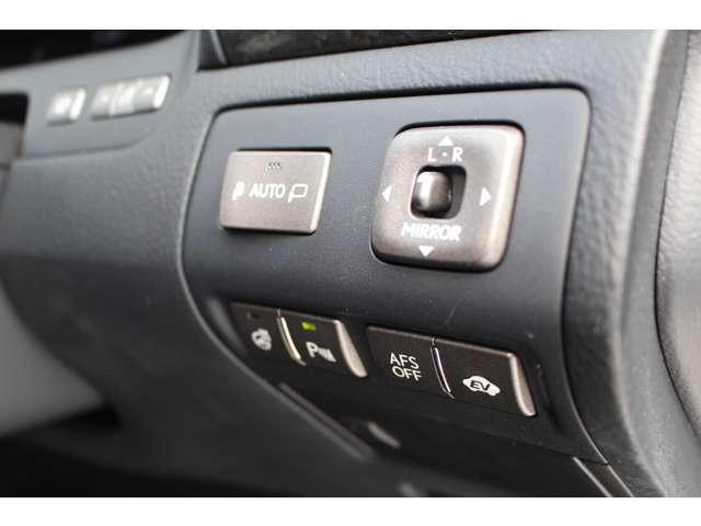 LS600hL 4WD セキュリティカメラ サンルーフ CD(8枚目)
