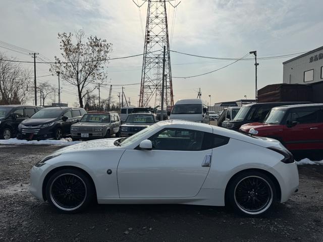 フェアレディZ バージョンT ロッソモデロ製マフラー社外19インチアルミホイール純正HDDナビバックカメラスマートキープッシュスタート運転席助手席パワーシート運転席助手席シートヒーターVDCETCステアリングスイッチ(4枚目)