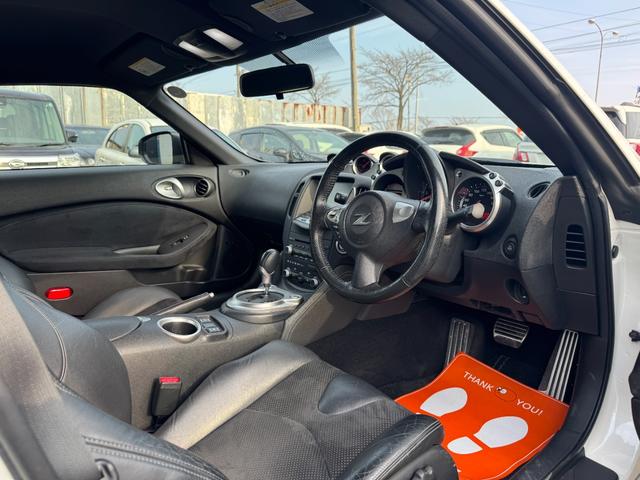 フェアレディZ バージョンT ロッソモデロ製マフラー社外19インチアルミホイール純正HDDナビバックカメラスマートキープッシュスタート運転席助手席パワーシート運転席助手席シートヒーターVDCETCステアリングスイッチ(9枚目)