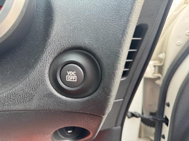 フェアレディZ バージョンT ロッソモデロ製マフラー社外19インチアルミホイール純正HDDナビバックカメラスマートキープッシュスタート運転席助手席パワーシート運転席助手席シートヒーターVDCETCステアリングスイッチ(17枚目)