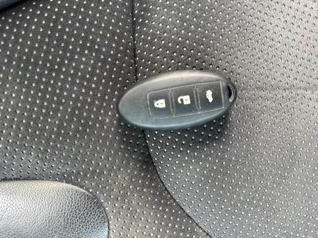 フェアレディZ バージョンT ロッソモデロ製マフラー社外19インチアルミホイール純正HDDナビバックカメラスマートキープッシュスタート運転席助手席パワーシート運転席助手席シートヒーターVDCETCステアリングスイッチ(24枚目)