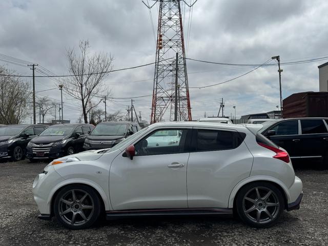 ジューク 　ＮＩＳＭＯ！左ハンドル！６ＭＴ！ＦＦ！ターボ！車高調！ＷＯＲＫエモーション１７インチＡＷ！社外マフラー！社外エアクリ！Ｂｌｕｅｔｏｏｔｈ対応社外ナビ！地デジ！バックカメラ！運転席、助手席レカロシート（3枚目）