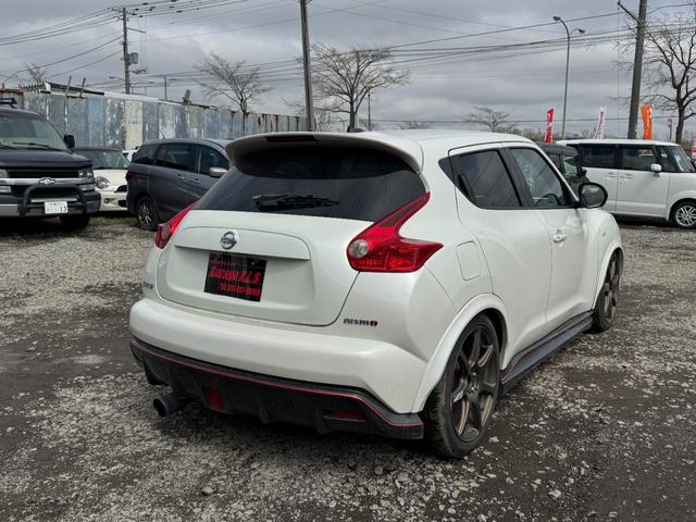 ジューク 　ＮＩＳＭＯ！左ハンドル！６ＭＴ！ＦＦ！ターボ！車高調！ＷＯＲＫエモーション１７インチＡＷ！社外マフラー！社外エアクリ！Ｂｌｕｅｔｏｏｔｈ対応社外ナビ！地デジ！バックカメラ！運転席、助手席レカロシート（6枚目）