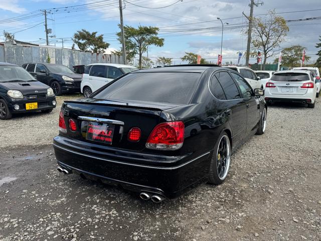 ＧＳ３００ 　左ハンドル！サンルーフ！エイムゲインフルエアロ！ＫＢＲＥＡＫ４本出しマフラー！車高調！エイムゲイン１９インチＡＷ！キーレス！社外ナビ！地デジ！本革シート！パワーシート！社外ヘッドライト！ＥＴＣ！（6枚目）