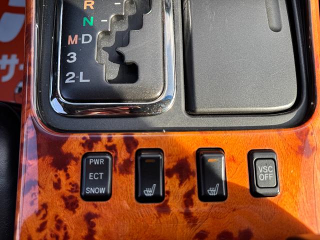 ＧＳ３００ 　左ハンドル！サンルーフ！エイムゲインフルエアロ！ＫＢＲＥＡＫ４本出しマフラー！車高調！エイムゲイン１９インチＡＷ！キーレス！社外ナビ！地デジ！本革シート！パワーシート！社外ヘッドライト！ＥＴＣ！（17枚目）