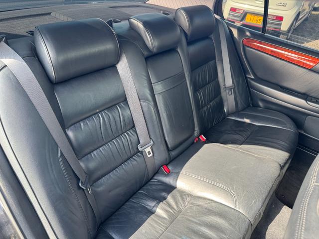 ＧＳ３００ 　左ハンドル！サンルーフ！エイムゲインフルエアロ！ＫＢＲＥＡＫ４本出しマフラー！車高調！エイムゲイン１９インチＡＷ！キーレス！社外ナビ！地デジ！本革シート！パワーシート！社外ヘッドライト！ＥＴＣ！（22枚目）