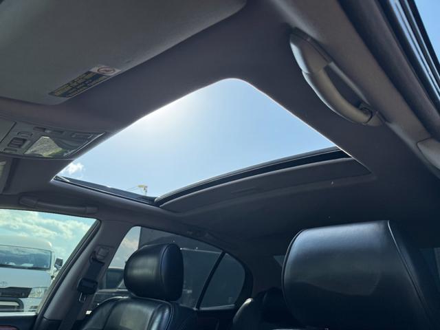 ＧＳ３００ 　左ハンドル！サンルーフ！エイムゲインフルエアロ！ＫＢＲＥＡＫ４本出しマフラー！車高調！エイムゲイン１９インチＡＷ！キーレス！社外ナビ！地デジ！本革シート！パワーシート！社外ヘッドライト！ＥＴＣ！（25枚目）