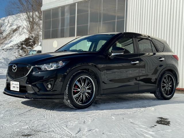 ＣＸ－５ ＸＤ　ディスチャージパッケージ　セーフティークルーズパッケージ　４ＷＤ　ＳＣＢＳ　クルーズコントロール　Ｓ．Ｂカメラ　ＲＶＭ　２０インチＡＷ　社外Ｆエアロ　車高調　エアインクスキット　社外マフラー　ＥＴＣ（7枚目）