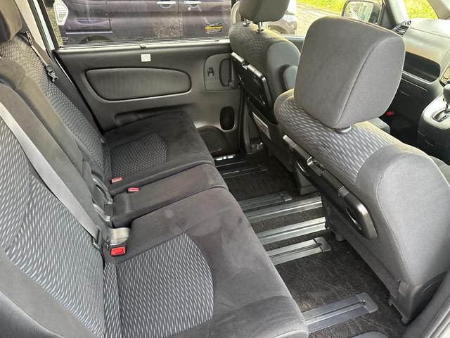 セレナ ２０Ｘ　４ＷＤ　４ナンバー　貨物登録　スマートキー　寒冷地仕様　フルフラット　ウォークスルー　衝突安全ボディ　ＡＢＳ　ＰＳ　ＰＷ　ＥＳＣ　エアバック　エアコン（5枚目）