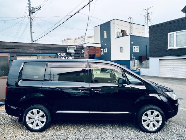 デリカＤ：５ Ｇ　パワーパッケージ　４ＷＤ／本州仕入／ナビフルセグ／バックカメラ／フリップダウンモニター／両側パワースライドドア／ビルトインＥＴＣ／ＨＩＤ／８人乗り／（5枚目）