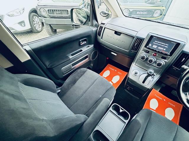 デリカＤ：５ Ｇ　パワーパッケージ　４ＷＤ／本州仕入／ナビフルセグ／バックカメラ／フリップダウンモニター／両側パワースライドドア／ビルトインＥＴＣ／ＨＩＤ／８人乗り／（17枚目）