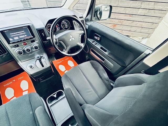 デリカＤ：５ Ｇ　パワーパッケージ　４ＷＤ／本州仕入／ナビフルセグ／バックカメラ／フリップダウンモニター／両側パワースライドドア／ビルトインＥＴＣ／ＨＩＤ／８人乗り／（18枚目）