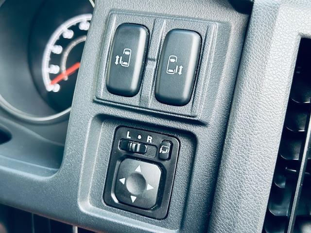 デリカＤ：５ Ｇ　パワーパッケージ　４ＷＤ／本州仕入／ナビフルセグ／バックカメラ／フリップダウンモニター／両側パワースライドドア／ビルトインＥＴＣ／ＨＩＤ／８人乗り／（30枚目）