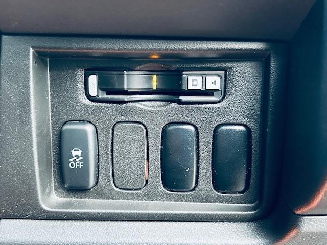 デリカＤ：５ Ｇ　パワーパッケージ　４ＷＤ／本州仕入／ナビフルセグ／バックカメラ／フリップダウンモニター／両側パワースライドドア／ビルトインＥＴＣ／ＨＩＤ／８人乗り／（31枚目）