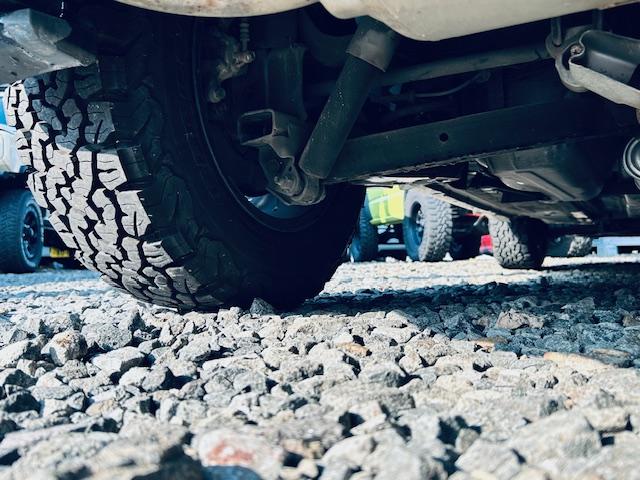 エクストレイル ２０Ｘ　エマージェンシーブレーキパッケージ　４ＷＤ／本州仕入／社外１６インチＡＷ／グッドリッチＡＴタイヤ／オーバーフェンダー／ヒッチメンバー／ルーフキャリア／Ｂカメラ／ＥＴＣ／シートヒーター／ディスプレイオーディオ／（14枚目）