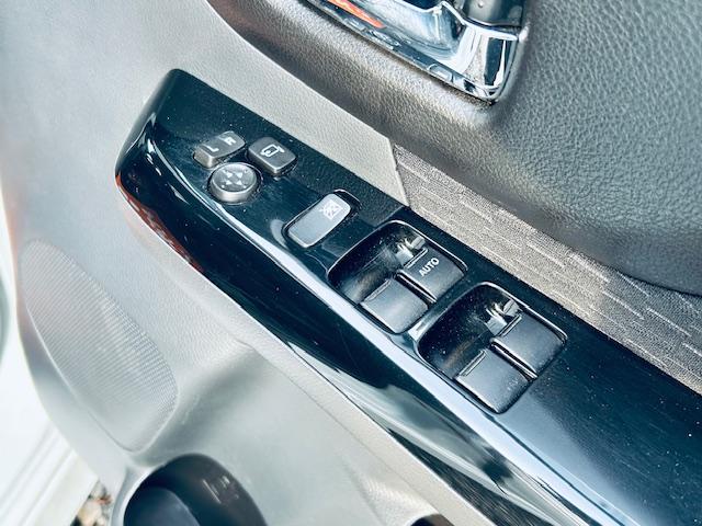 スペーシアカスタム ＴＳ　４ＷＤ／ナビフルセグ／バックカメラ／ブルートゥース／ターボ／両側パワースライドドア／シートヒーター／夏冬タイヤ／スマートキー／ウィンカーミラー／（29枚目）