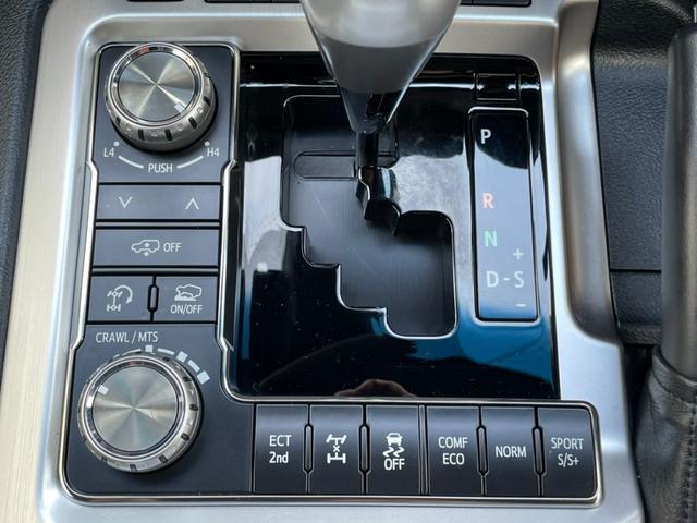 TOYOTA LAND CRUISER ZX G-FRONTIER | 2017 | PEARL WHITE TOYOTA LAND CRUISER ZX G-FRONTIER | 2017 | PEARL WHITE