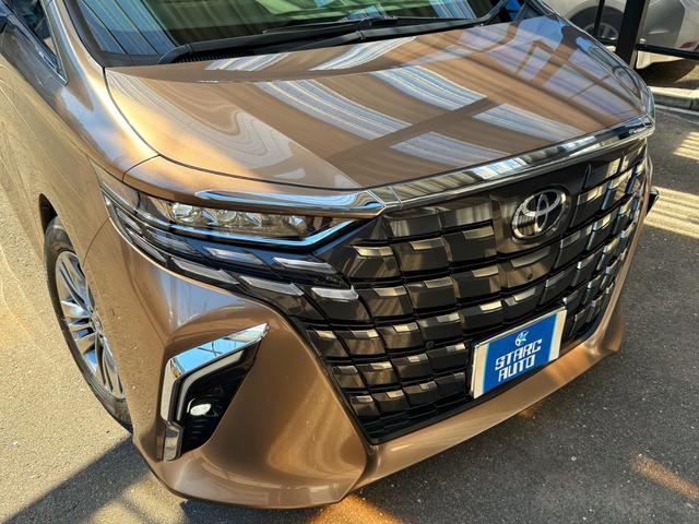 アルファード Ｚ　プレシャスレオブロンド／メーカーフルＯＰ／寒冷地／ムーンルーフ／トヨタチームメイト／ユニバーサルステップ／カラーＨＵＤ／デジタルインナーミラー／ＩＴＳコネクト／１３．２型後席モニタ／シグネチャーイルミ（17枚目）