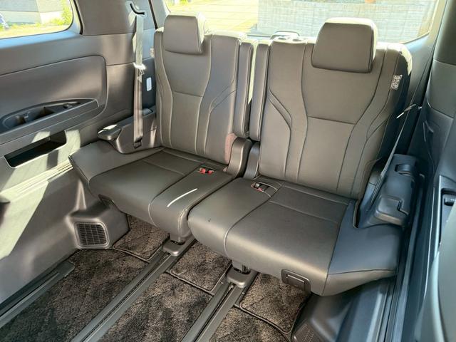 アルファード Ｚ　プレシャスレオブロンド／メーカーフルＯＰ／寒冷地／ムーンルーフ／トヨタチームメイト／ユニバーサルステップ／カラーＨＵＤ／デジタルインナーミラー／ＩＴＳコネクト／１３．２型後席モニタ／シグネチャーイルミ（24枚目）