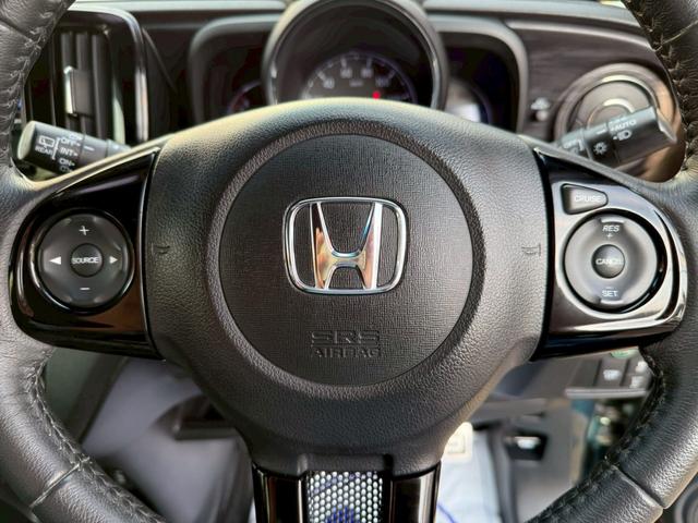 質感の良い革巻きステアリング（＊’▽’）