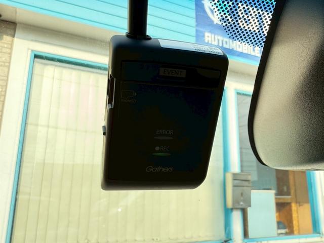 ドライブレコーダー（＊’▽’）　万が一事故に遭ってしまった際に、決定的証拠となる映像を記録♪　現代の必須アイテム♪