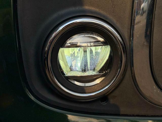 オートライト機能付プロジェクターＨＩＤ＆ＬＥＤフォグ付きで夜道の運転も安心♪