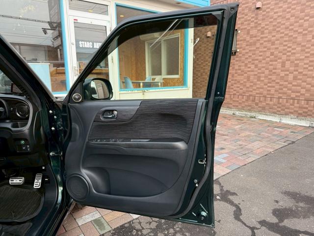 各ドアの内張です