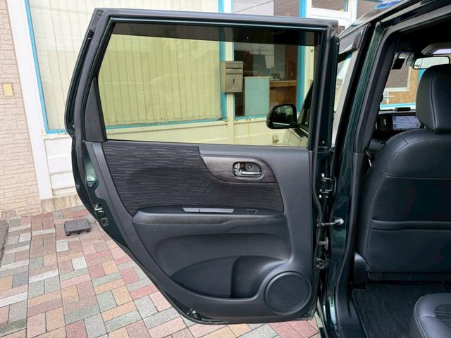 各ドアの内張です