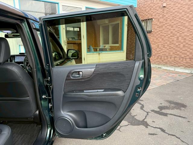 各ドアの内張です