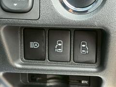 『両側電動パワースライドドア』折角の両側スライドドア、当然両方電動で動いた方が良いですよね？　後付け不可の装備だからこそ妥協はせずに両側パワースライドドア付きで決まりです！　オートマチックハイビーム付 6