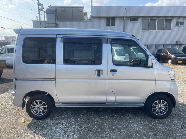 ハイゼットカーゴ クルーズSAIII 4WD 軽バン 衝突被害軽減システム ドライブレコーダー TV 両側スライドドア キーレスエントリー アイドリングストップ 電動格納ミラー オートマチックハイビーム アルミホイール ABS ESC(5枚目)