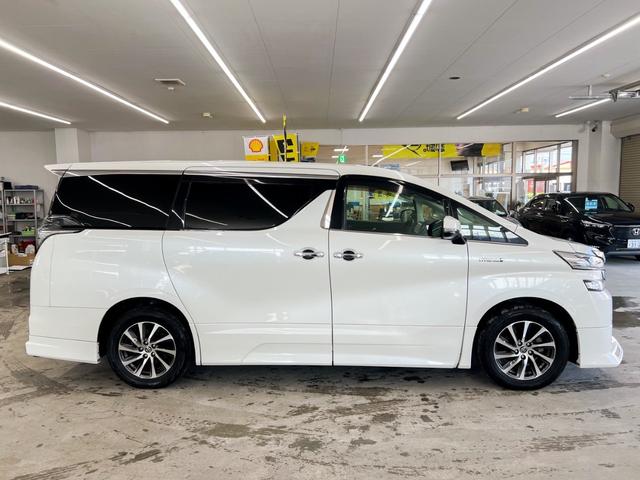 ヴェルファイアハイブリッド ＺＲ　Ｇエディション　４ＷＤ　モデリスタフルエアロ　アルパイン１０インチナビ　フルセグＴＶ　Ｂｌｕｅｔｏｏｔｈ　ＤＶＤ　フリップダウンモニター　デジタルインナーミラー型ドラレコ　レザーシート　シートヒーター　１００Ｖ電源（12枚目）