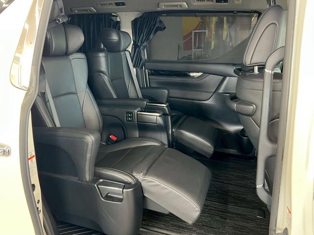 ヴェルファイアハイブリッド ＺＲ　Ｇエディション　４ＷＤ　モデリスタフルエアロ　アルパイン１０インチナビ　フルセグＴＶ　Ｂｌｕｅｔｏｏｔｈ　ＤＶＤ　フリップダウンモニター　デジタルインナーミラー型ドラレコ　レザーシート　シートヒーター　１００Ｖ電源（18枚目）