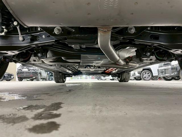 カローラクロス ＧＲスポーツ　４ＷＤ　後期型　登録済未使用車　寒冷地仕様　パノラマルーフ　１０．５インチ純正ナビ　フルセグＴＶ　Ｂｌｕｅｔｏｏｔｈ　アラウンドビューモニター　トヨタチームメイト　衝突被害軽減ブレーキ（6枚目）