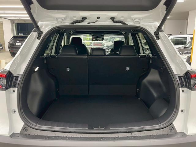 カローラクロス ＧＲスポーツ　４ＷＤ　後期型　登録済未使用車　寒冷地仕様　パノラマルーフ　１０．５インチ純正ナビ　フルセグＴＶ　Ｂｌｕｅｔｏｏｔｈ　アラウンドビューモニター　トヨタチームメイト　衝突被害軽減ブレーキ（20枚目）