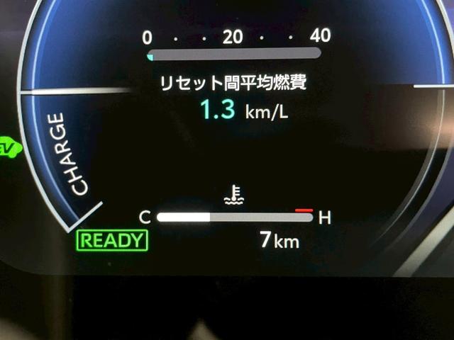 カローラクロス ＧＲスポーツ　４ＷＤ　後期型　登録済未使用車　寒冷地仕様　パノラマルーフ　１０．５インチ純正ナビ　フルセグＴＶ　Ｂｌｕｅｔｏｏｔｈ　アラウンドビューモニター　トヨタチームメイト　衝突被害軽減ブレーキ（25枚目）