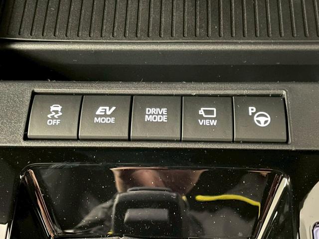 カローラクロス ＧＲスポーツ　４ＷＤ　後期型　登録済未使用車　寒冷地仕様　パノラマルーフ　１０．５インチ純正ナビ　フルセグＴＶ　Ｂｌｕｅｔｏｏｔｈ　アラウンドビューモニター　トヨタチームメイト　衝突被害軽減ブレーキ（34枚目）