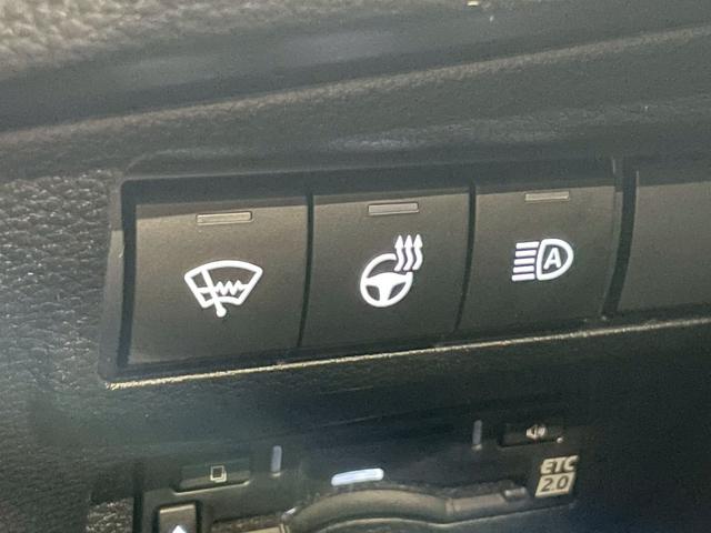 カローラクロス ＧＲスポーツ　４ＷＤ　後期型　登録済未使用車　寒冷地仕様　パノラマルーフ　１０．５インチ純正ナビ　フルセグＴＶ　Ｂｌｕｅｔｏｏｔｈ　アラウンドビューモニター　トヨタチームメイト　衝突被害軽減ブレーキ（35枚目）