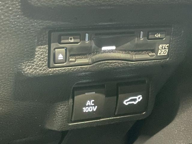 カローラクロス ＧＲスポーツ　４ＷＤ　後期型　登録済未使用車　寒冷地仕様　パノラマルーフ　１０．５インチ純正ナビ　フルセグＴＶ　Ｂｌｕｅｔｏｏｔｈ　アラウンドビューモニター　トヨタチームメイト　衝突被害軽減ブレーキ（36枚目）