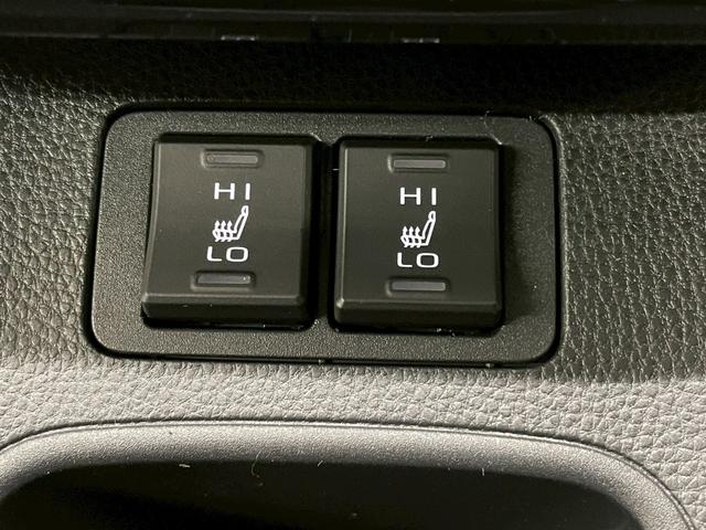 カローラクロス ＧＲスポーツ　４ＷＤ　後期型　登録済未使用車　寒冷地仕様　パノラマルーフ　１０．５インチ純正ナビ　フルセグＴＶ　Ｂｌｕｅｔｏｏｔｈ　アラウンドビューモニター　トヨタチームメイト　衝突被害軽減ブレーキ（37枚目）